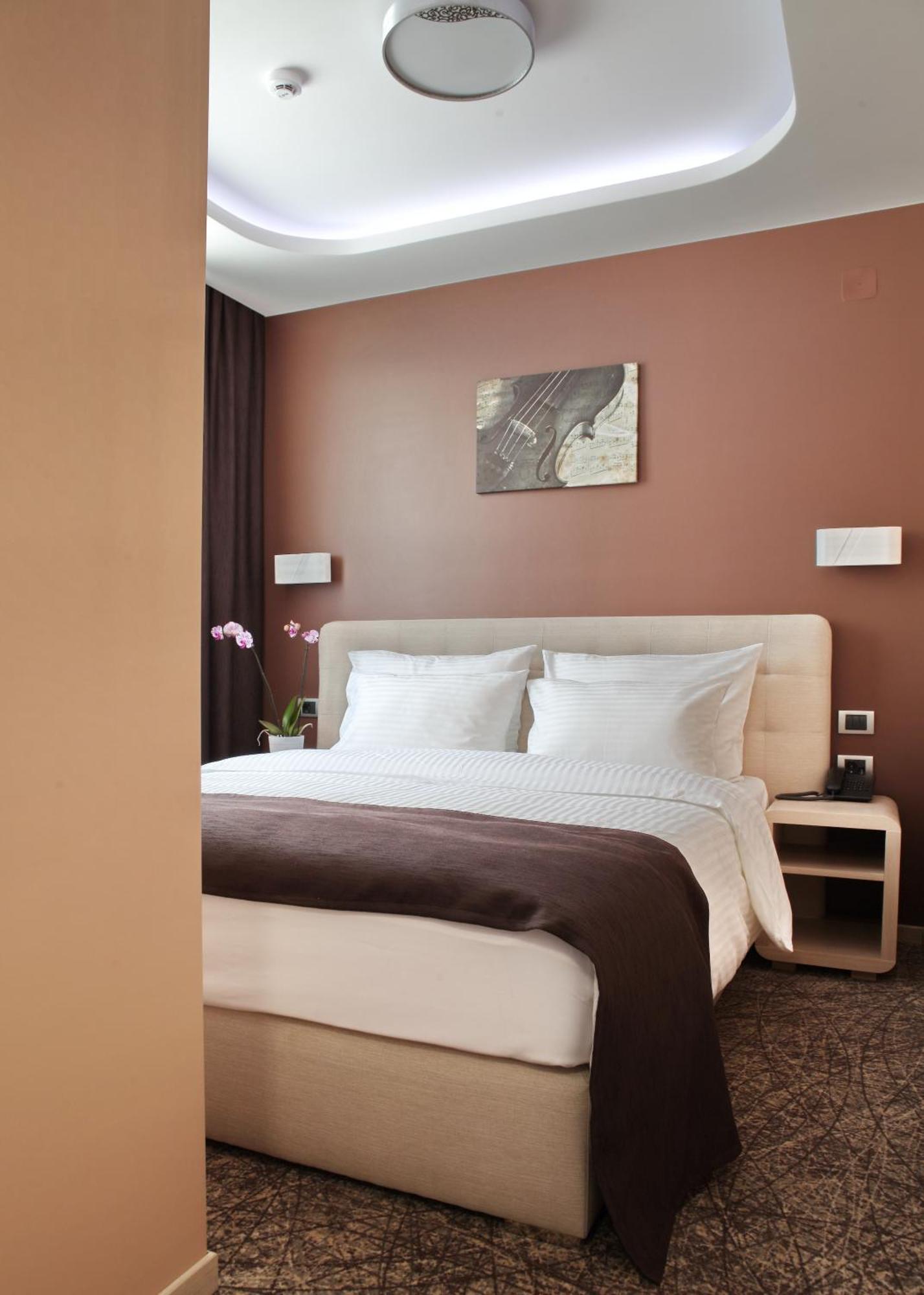 Garni Hotel Aveny Cacak Luaran gambar