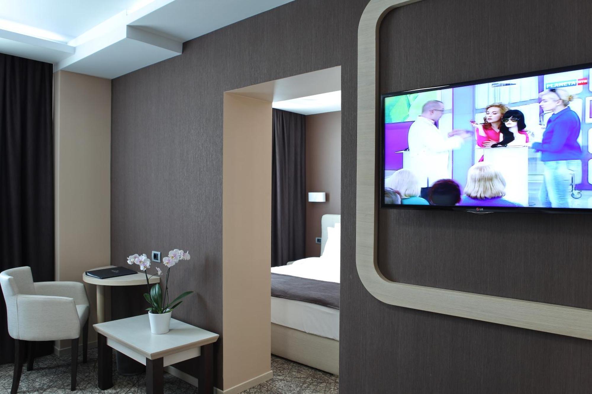 Garni Hotel Aveny Cacak Luaran gambar