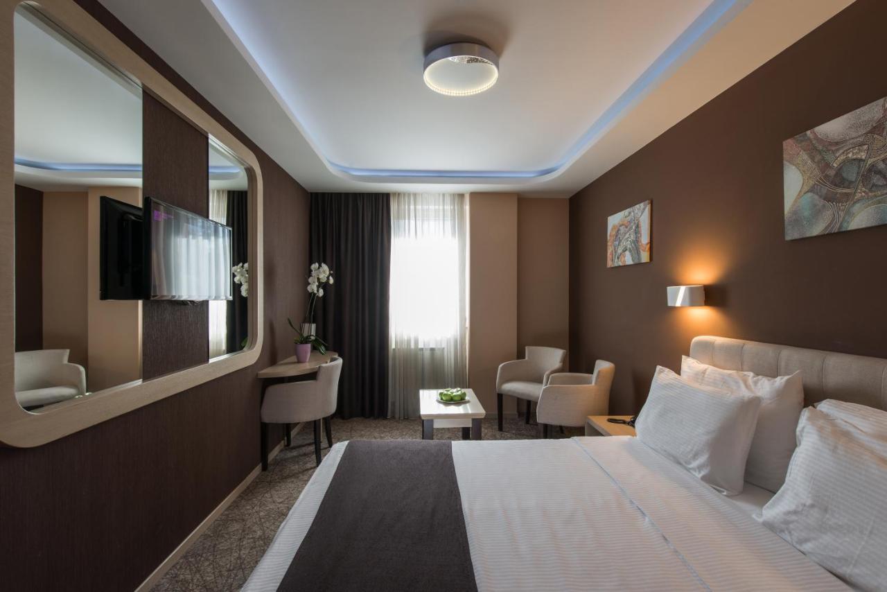 Garni Hotel Aveny Cacak Luaran gambar