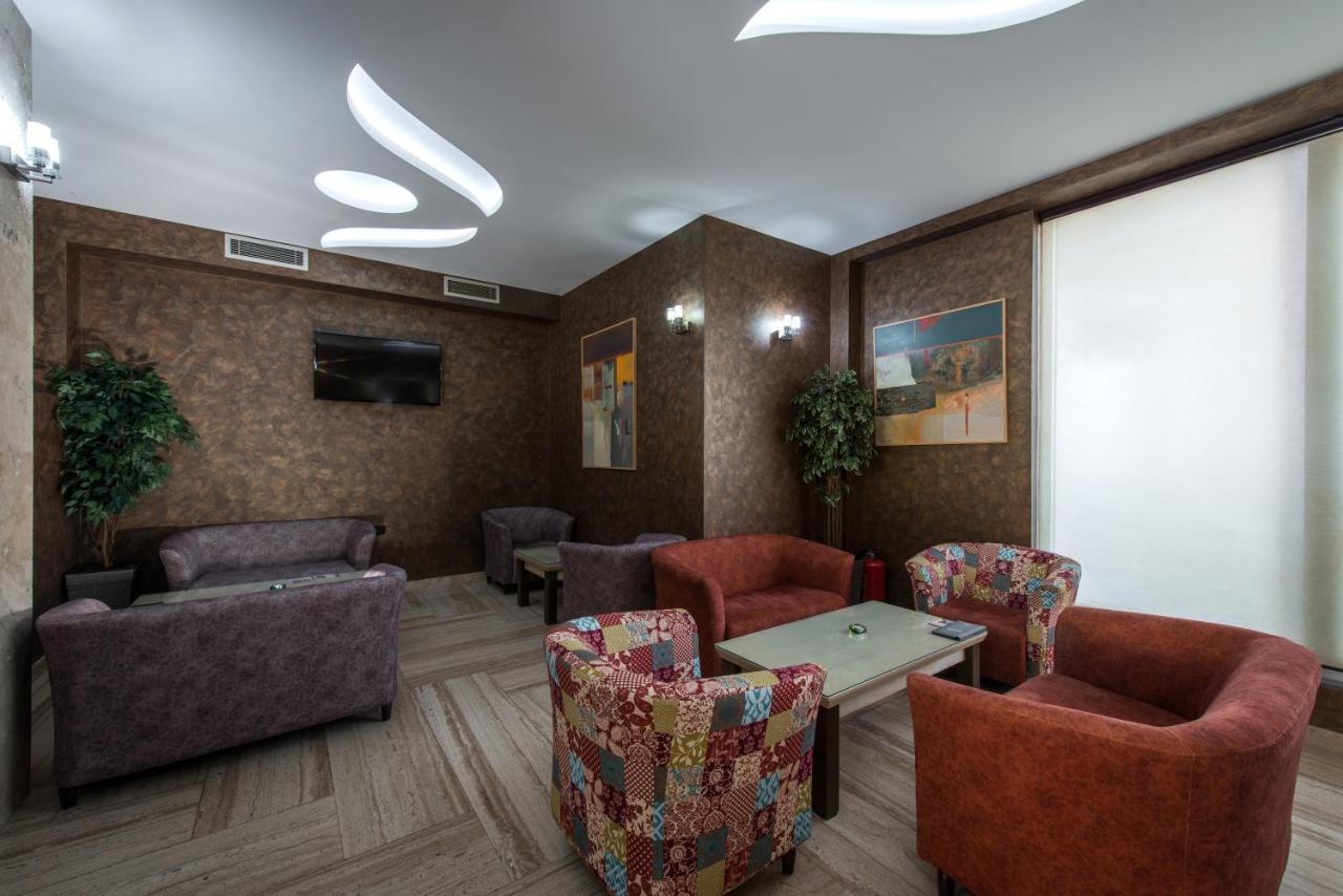 Garni Hotel Aveny Cacak Luaran gambar